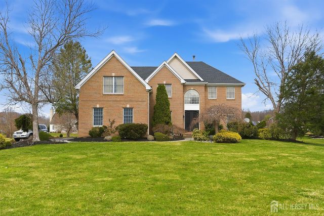 14 E Barnyard Court, Plainsboro, NJ 08536