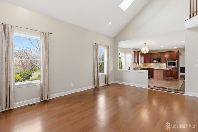 14 E Barnyard Court, Plainsboro, NJ 08536