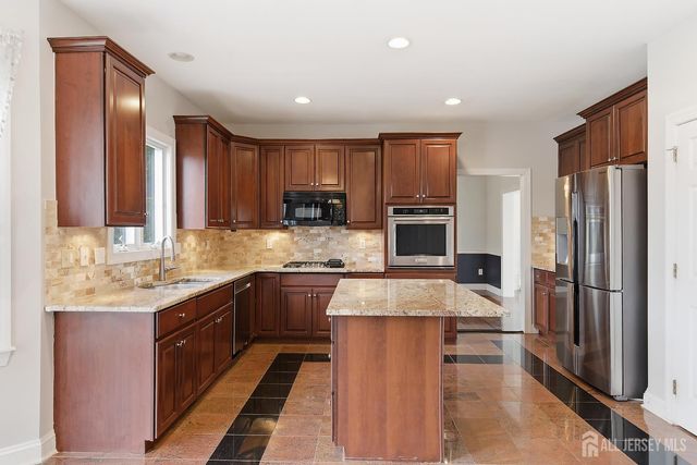 14 E Barnyard Court, Plainsboro, NJ 08536