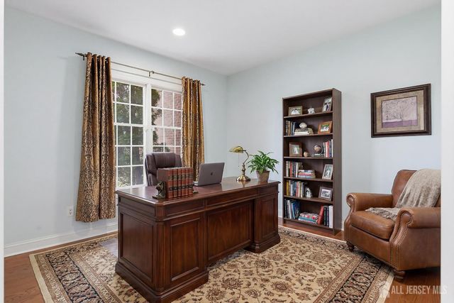 14 E Barnyard Court, Plainsboro, NJ 08536