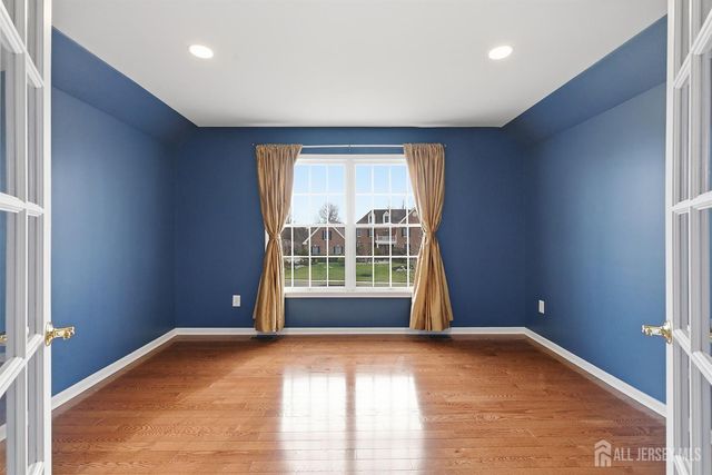 14 E Barnyard Court, Plainsboro, NJ 08536