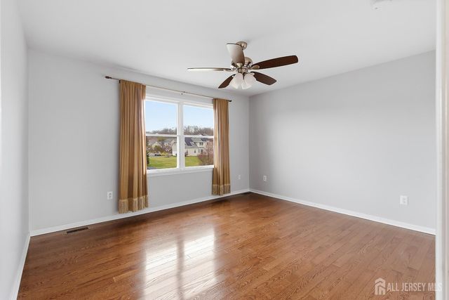 14 E Barnyard Court, Plainsboro, NJ 08536