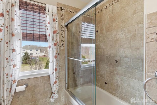 14 E Barnyard Court, Plainsboro, NJ 08536