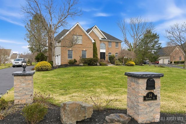 14 E Barnyard Court, Plainsboro, NJ 08536