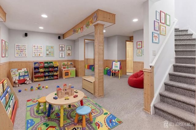 14 E Barnyard Court, Plainsboro, NJ 08536