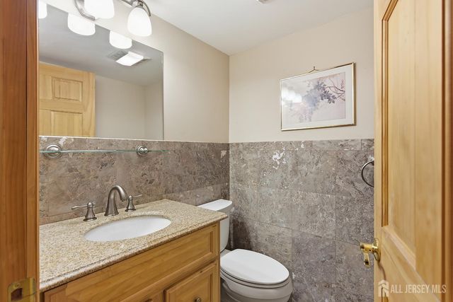 14 E Barnyard Court, Plainsboro, NJ 08536