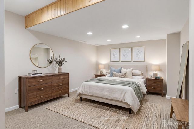 14 E Barnyard Court, Plainsboro, NJ 08536