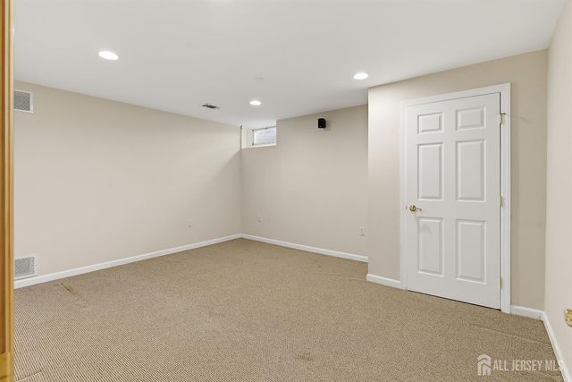 14 E Barnyard Court, Plainsboro, NJ 08536