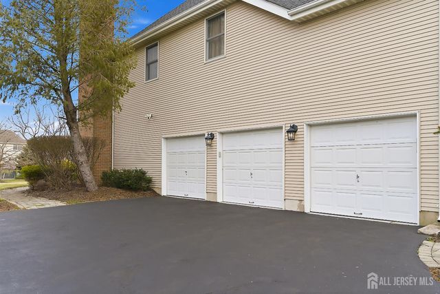 14 E Barnyard Court, Plainsboro, NJ 08536