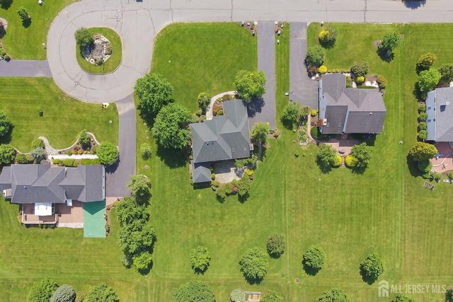 14 E Barnyard Court, Plainsboro, NJ 08536