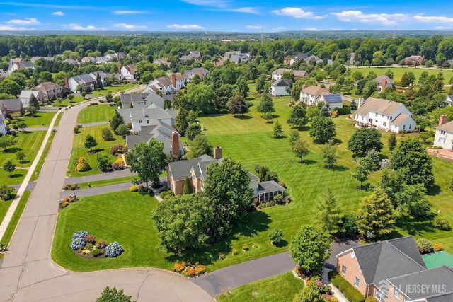 14 E Barnyard Court, Plainsboro, NJ 08536