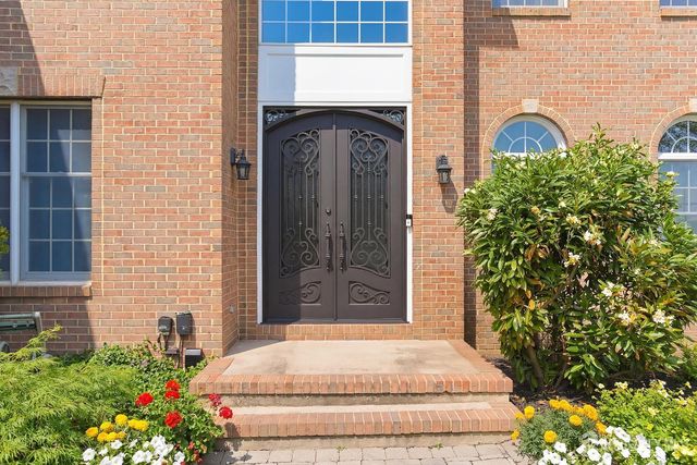 14 E Barnyard Court, Plainsboro, NJ 08536