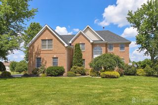 14 E Barnyard Court, Plainsboro, NJ 08536