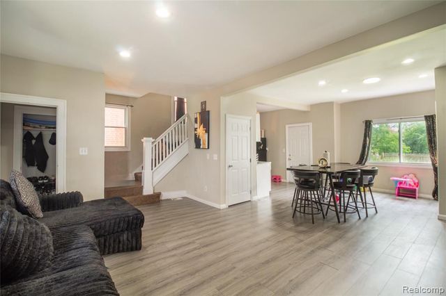 15344 Dexter Avenue, Detroit, MI 48238
