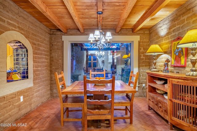 5094 E Fort Lowell Road, Tucson, AZ 85712