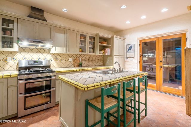 5094 E Fort Lowell Road, Tucson, AZ 85712