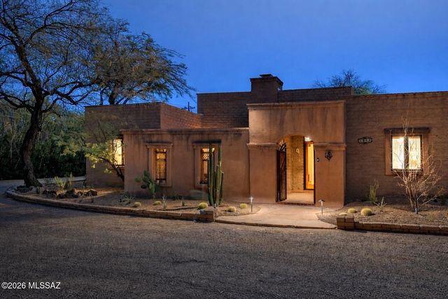 5094 E Fort Lowell Road, Tucson, AZ 85712