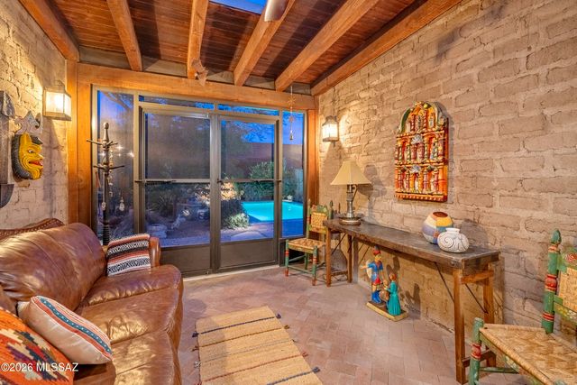 5094 E Fort Lowell Road, Tucson, AZ 85712