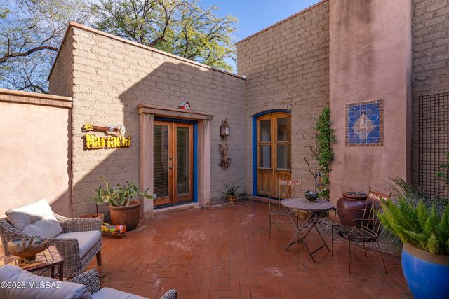 5094 E Fort Lowell Road, Tucson, AZ 85712
