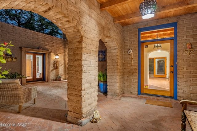 5094 E Fort Lowell Road, Tucson, AZ 85712