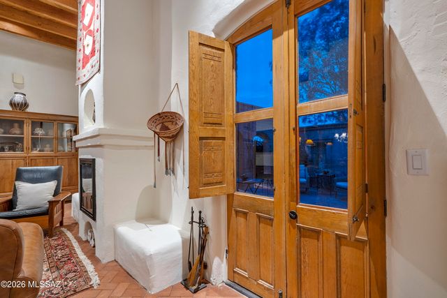 5094 E Fort Lowell Road, Tucson, AZ 85712