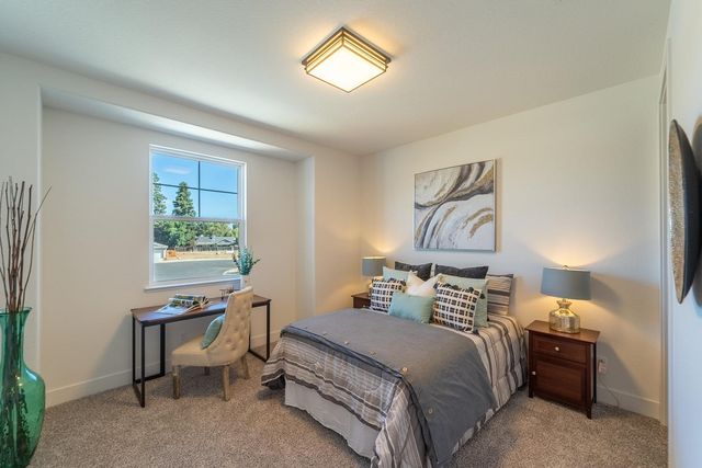 932 Tiffani Ct, Oakdale, CA 95361