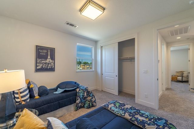 932 Tiffani Ct, Oakdale, CA 95361