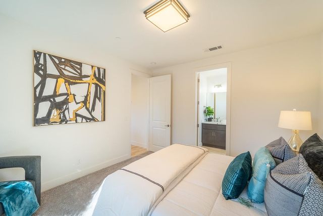 932 Tiffani Ct, Oakdale, CA 95361