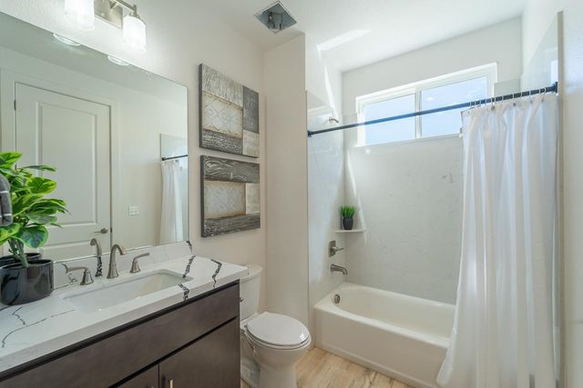 932 Tiffani Ct, Oakdale, CA 95361