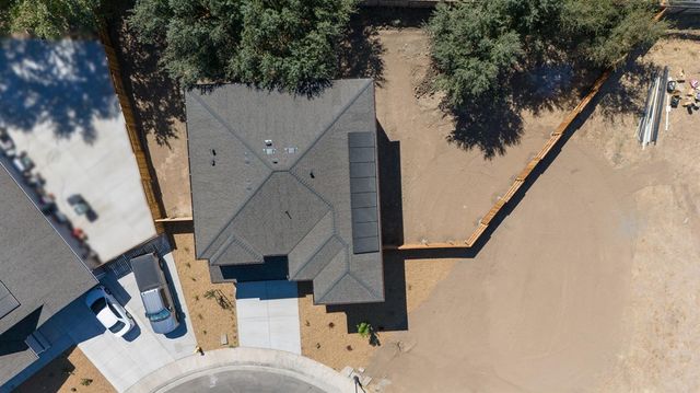 932 Tiffani Ct, Oakdale, CA 95361