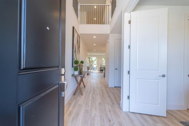 932 Tiffani Ct, Oakdale, CA 95361