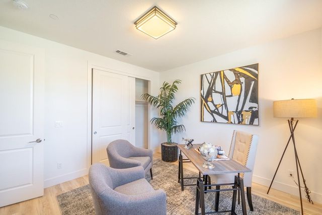 932 Tiffani Ct, Oakdale, CA 95361