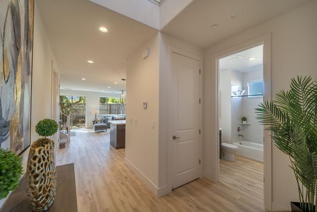 932 Tiffani Ct, Oakdale, CA 95361