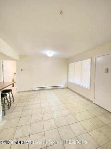 118 D Amberly Drive D, Manalapan, NJ 07726