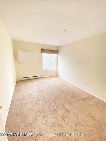 118 D Amberly Drive D, Manalapan, NJ 07726
