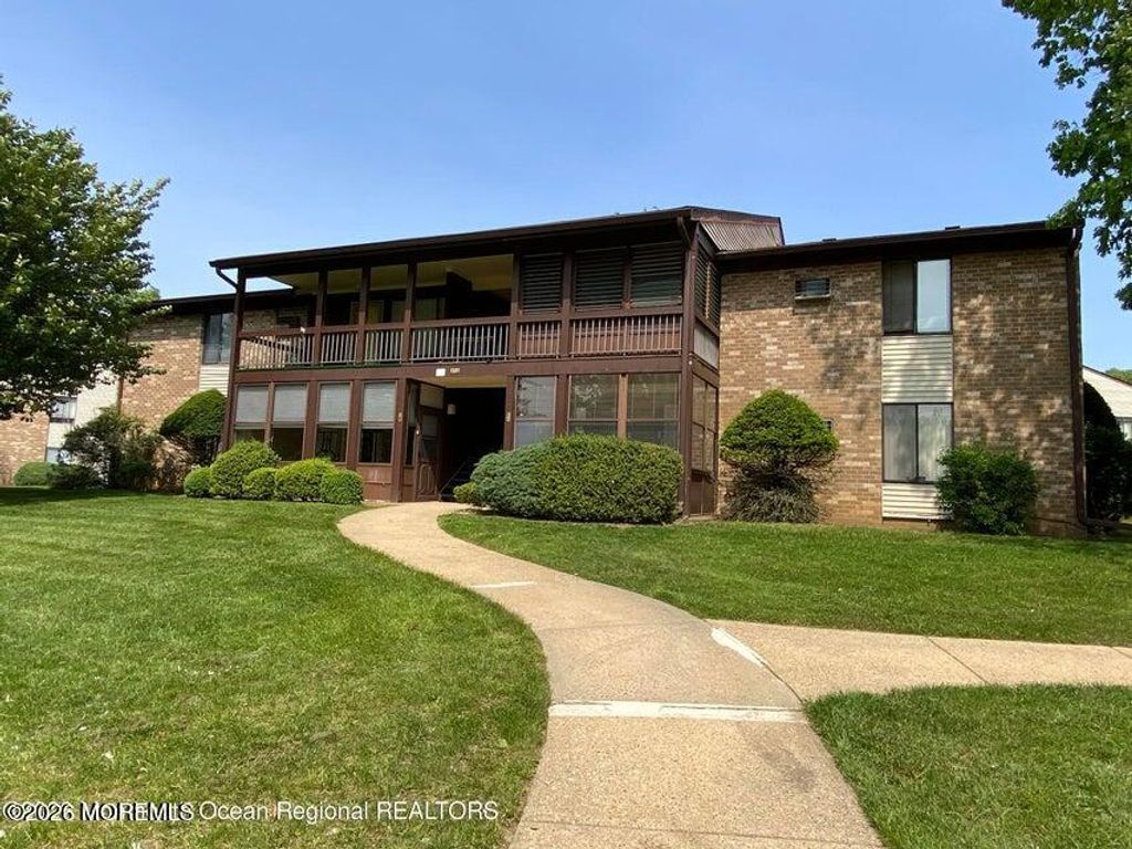 118 D Amberly Drive D, Manalapan, NJ 07726