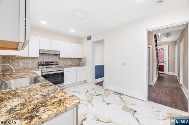 32 High Street, Blairstown, NJ 07825