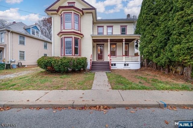 32 High Street, Blairstown, NJ 07825