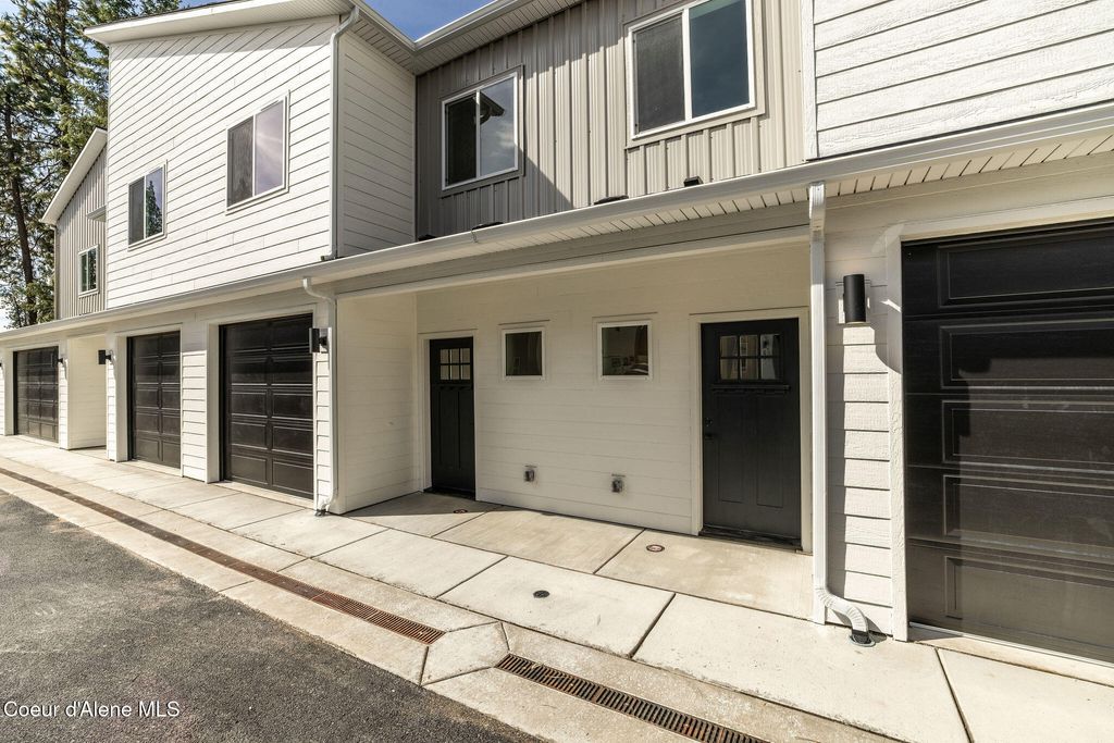 3707 N Torrey Pine Ln, Coeur D'alene, ID 83815