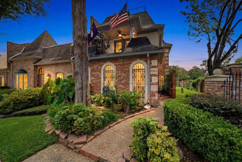 9584 Briar Forest Drive, Houston, TX 77063