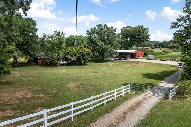 822 Old Smithville Hwy, N, Sparta, TN 38583