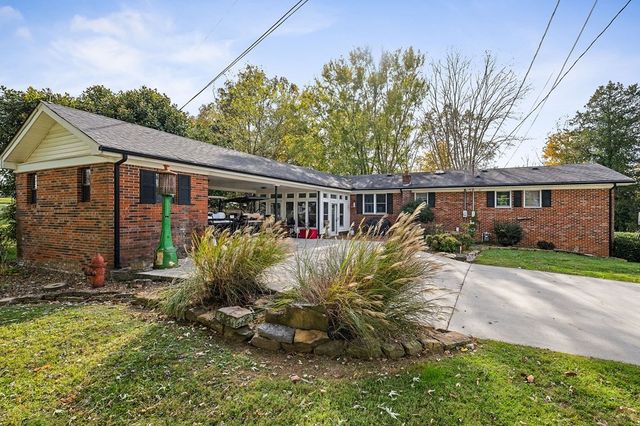 822 Old Smithville Hwy, N, Sparta, TN 38583