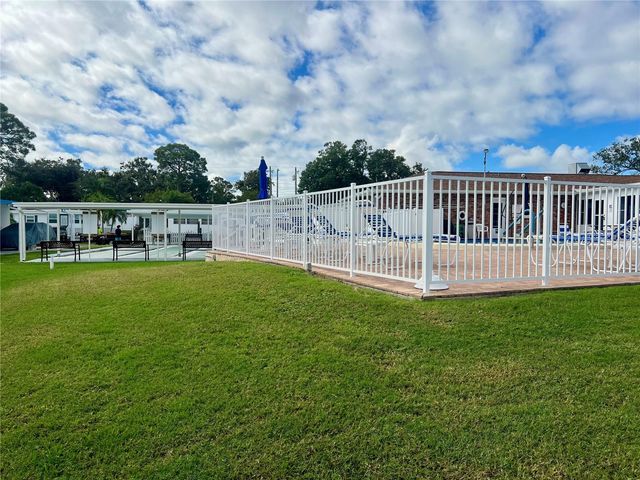 10399 67TH AVENUE 127, Seminole, FL 33772