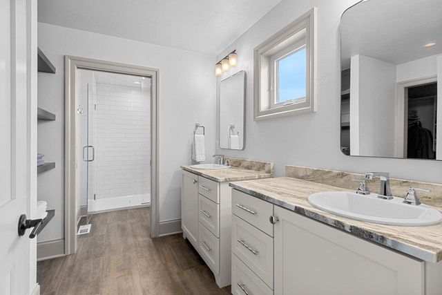401 JERELYN COURT, Combined Locks, WI 54113