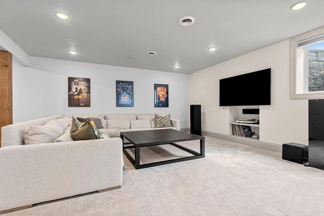 401 JERELYN COURT, Combined Locks, WI 54113