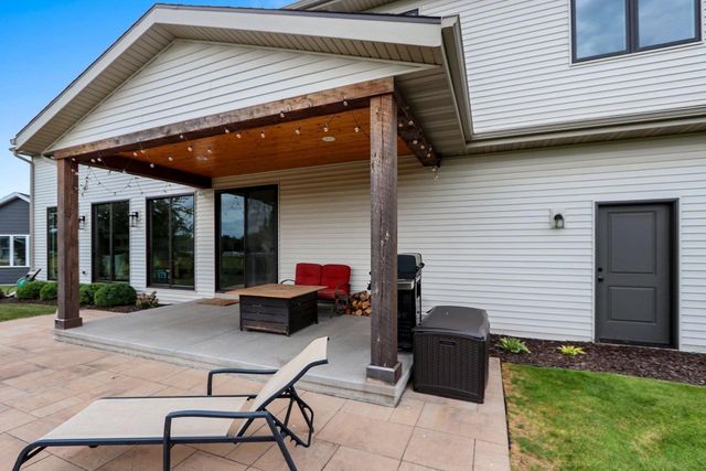 401 JERELYN COURT, Combined Locks, WI 54113