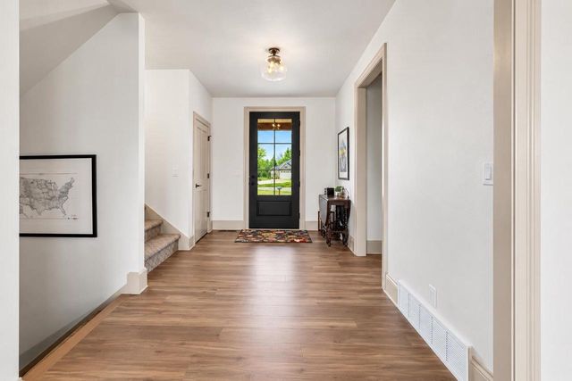 401 JERELYN COURT, Combined Locks, WI 54113