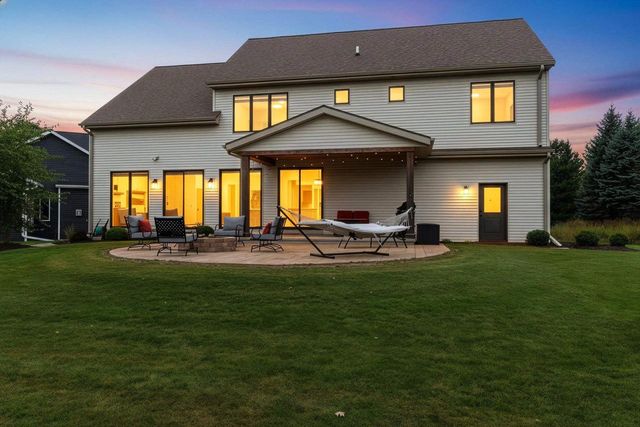 401 JERELYN COURT, Combined Locks, WI 54113