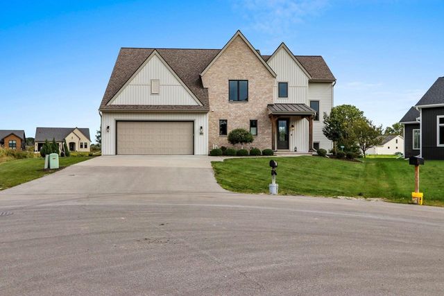 401 JERELYN COURT, Combined Locks, WI 54113