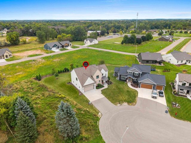 401 JERELYN COURT, Combined Locks, WI 54113
